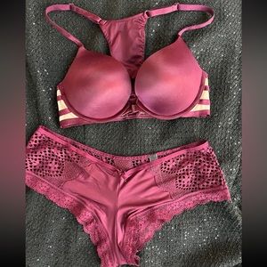 Set Victoria’s Secret Very Sexy Satin PushUp RacerBack Bra and Cheeky Panty